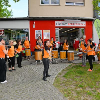 Sambagruppe Los Krachos in der Gubhener Altstadt