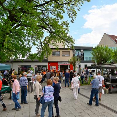 Gubener Plinze und Gulaschkanone und viel Betrieb am Dreieck